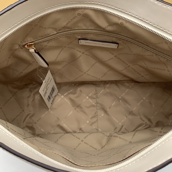MICHAEL KORS BROOKE LARGE HOBO SHLDR LEATHER LIGHT CREAM COLOR - Picture 12 of 16